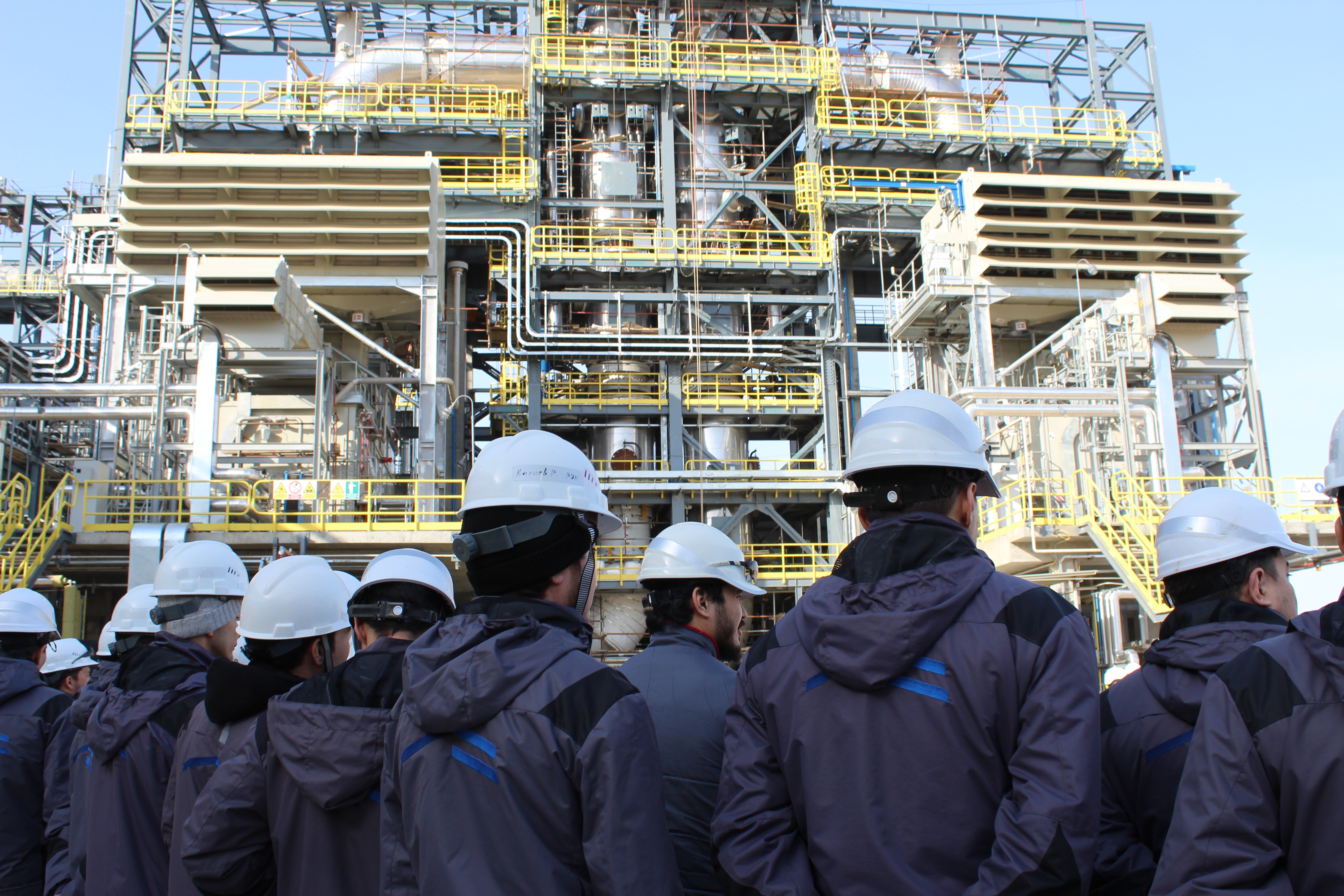 A gas turbine has been launched at the petrochemical complex as part of commissioning work